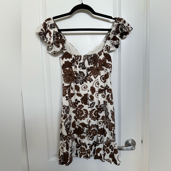Minkpink - Mini Dress - Cap Sleeve - Brown and white floral - vintage pattern - Picture 5 of 7